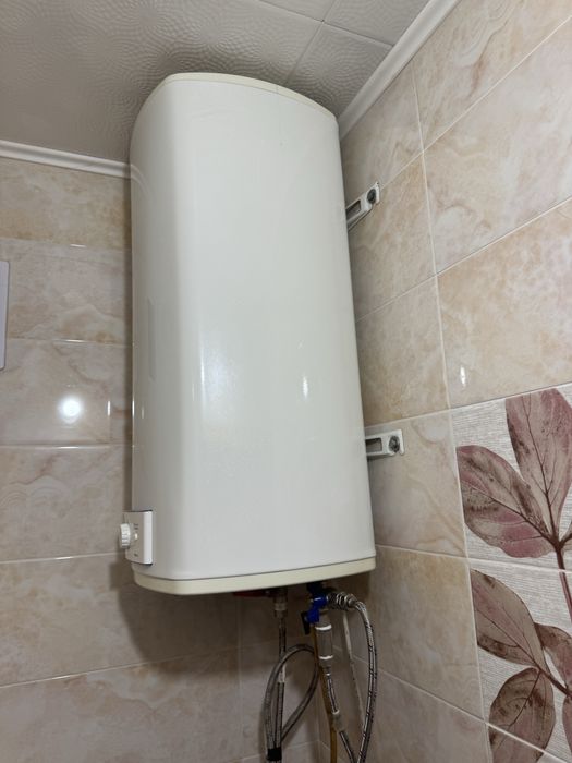 Бойлер Electrolux EWH 50 SL водонагрівач