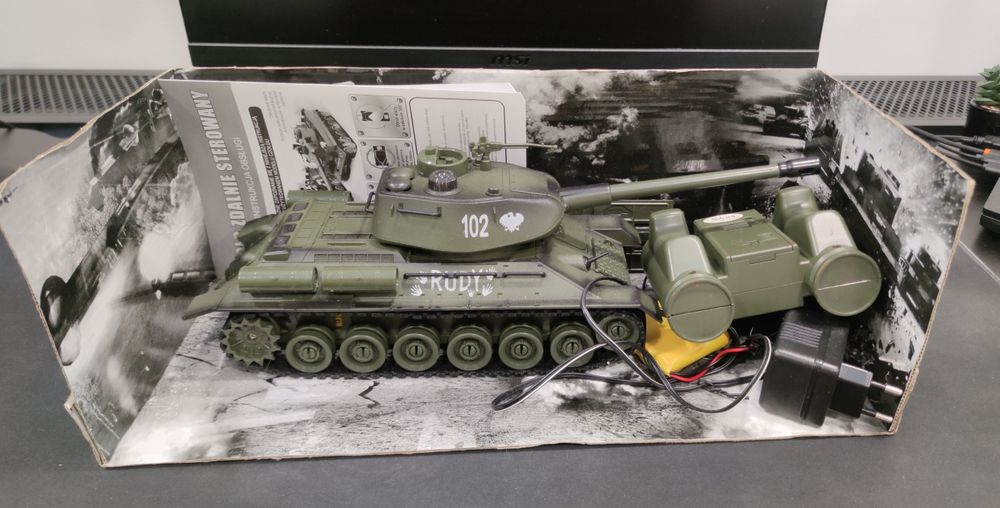Czołg "Rudy" T-34 Zdalnie Sterowany skala 1:28 Walczące czołgi