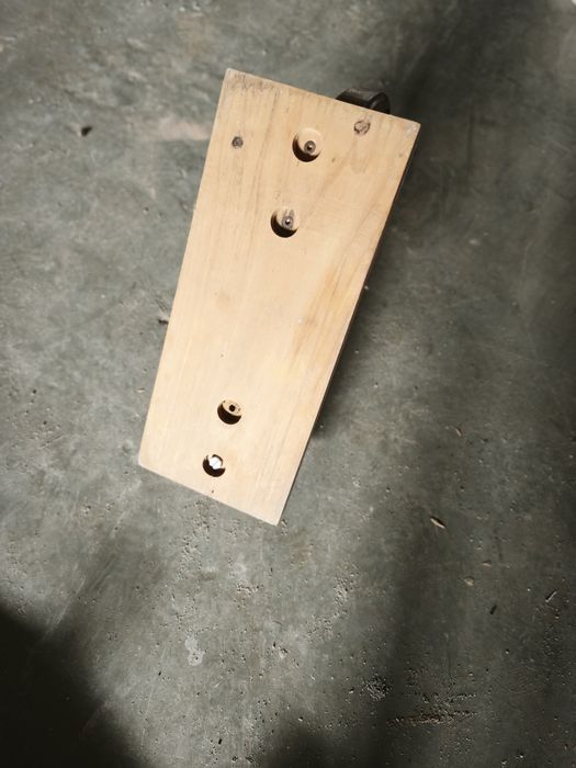 Uma tábua/suporte para presunto