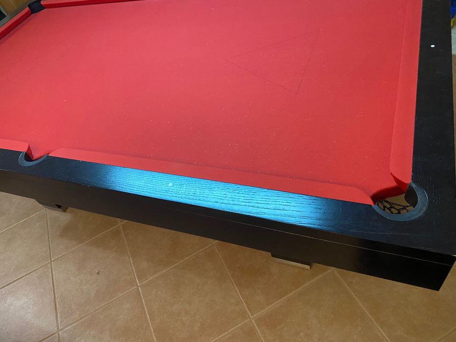 mesa snooker + bolas + 4 banquetas