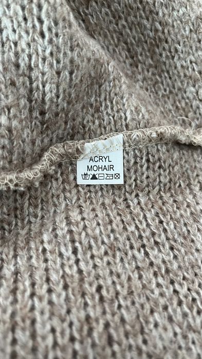 So me beżowy sweter dekolt w łódkę odkryte ramiona moher nowy