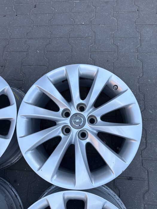 Felgi aluminiowe 18 cali 8J 5x120 et 42 Opel Insignia