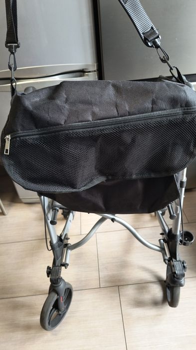 Chodzik YOLA firmy Timago,aluminiowy składany.