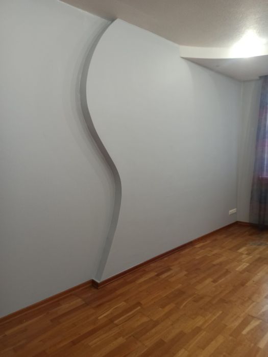 Покраска стін та поклейка шпалер