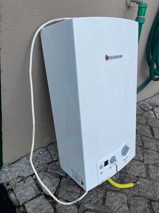 Esquentador automático a gás de companhia.