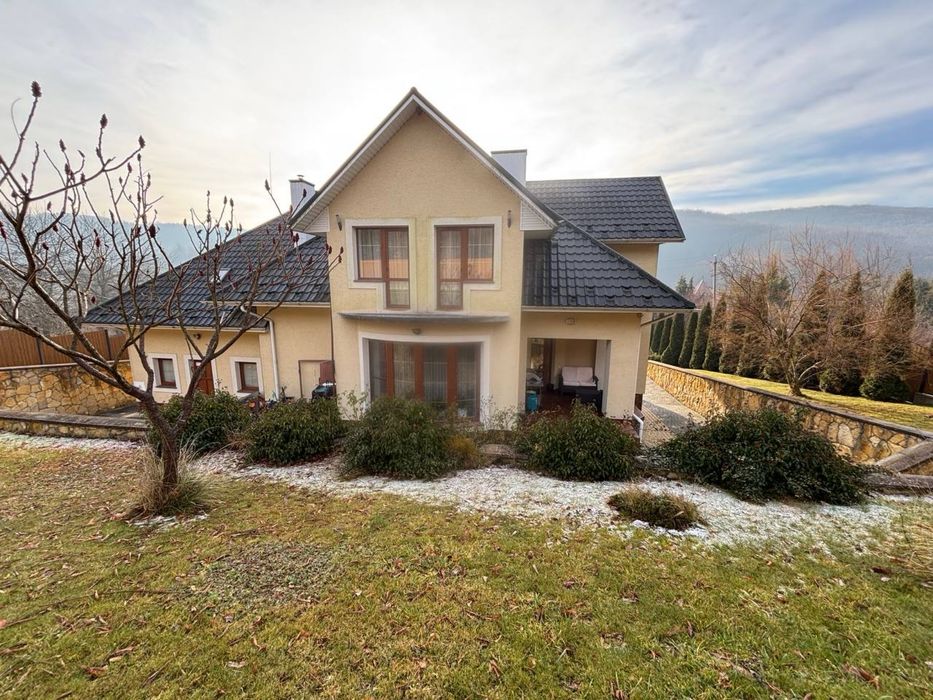 Елітний будинок Бережани. 291кв.м, 5кімнат. Сучасний ремонт.