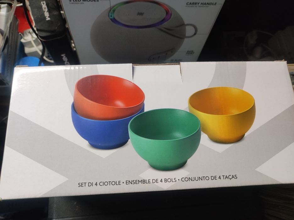 Caixa com 4 malgas coloridas Benetton