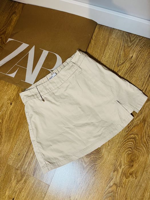 Kremowe bezowe rozm xs cropp spodnicospodenki szory z wysokim stanem