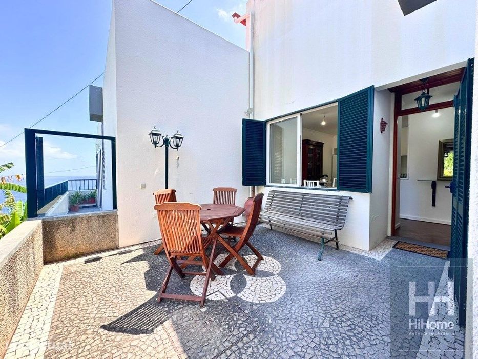 Excelente Moradia Geminada T3 com Vista Mar e Quintal Zona Tranquila