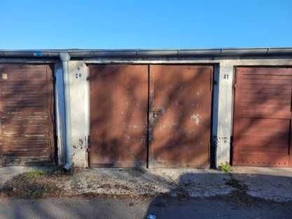 Garaż Nowowiejskiego/Koszyka obok Odra Prestige (z prądem)