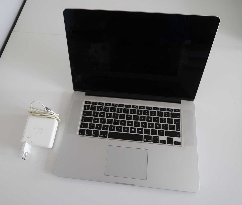 MacBook Pro Retina 15" (2015) | i7 Quad-Core | 16GB RAM | SSD