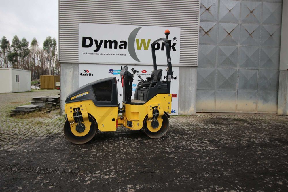 Cilindro Compactador Terra e Asfalto Bomag BW 100 AD 5