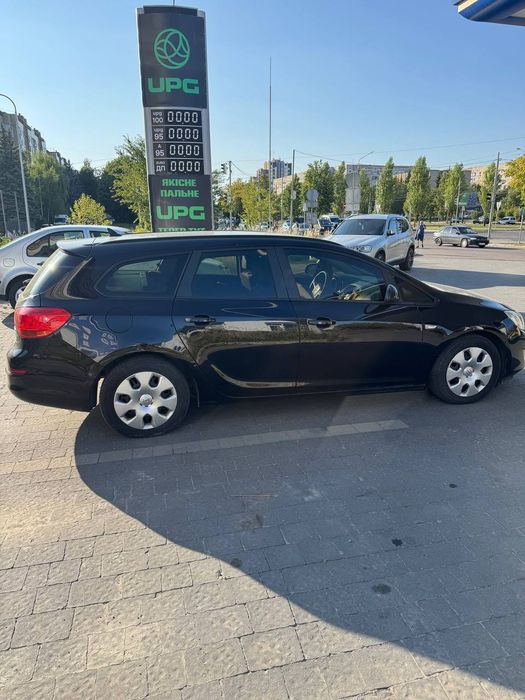 Продам Opel Astra J