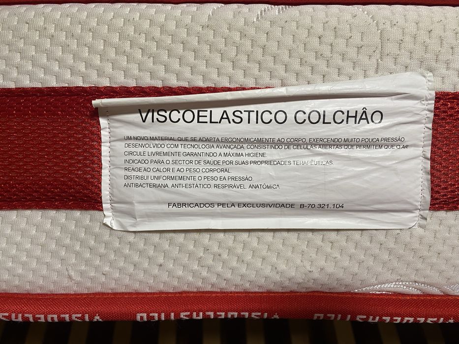 Estrado e colchao novo!