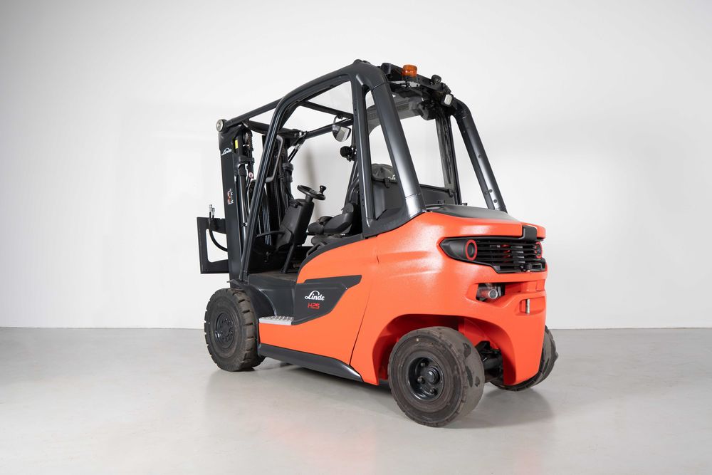 Empilhador a diesel Linde H25D-01 usado - 2500 kg