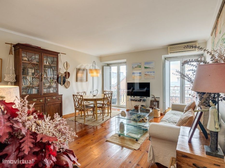 Apartamento T3 duplex, na Madragoa, em Lisboa