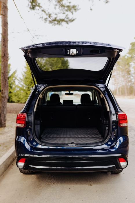 Мітсубісі Аутлендер 2017 року .Mitsubishi Outlander 2017