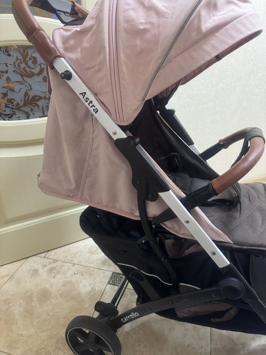 Продаю прогулянковий візок Carrello Astra в гарному стані