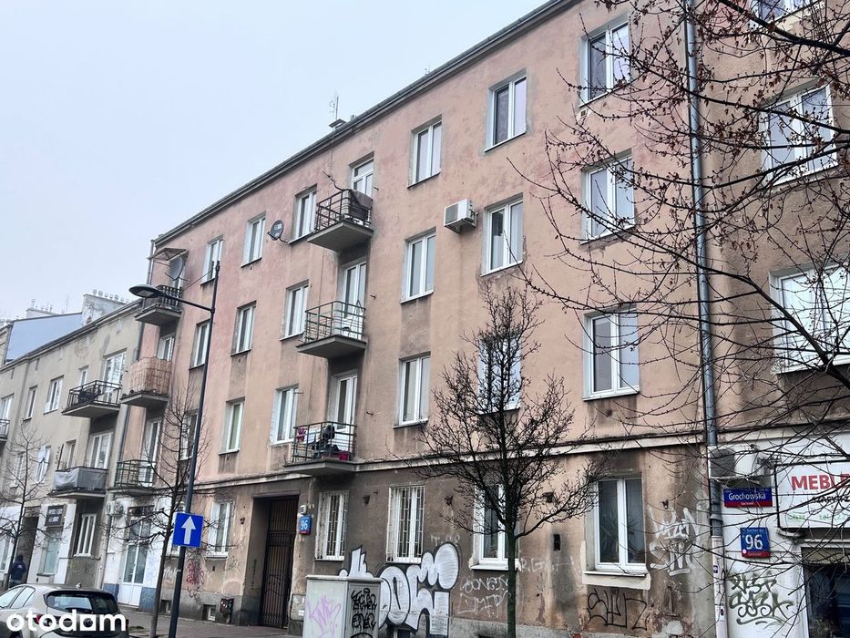 Praga-Południe: Mieszkanie z piwnicą i kuchnią