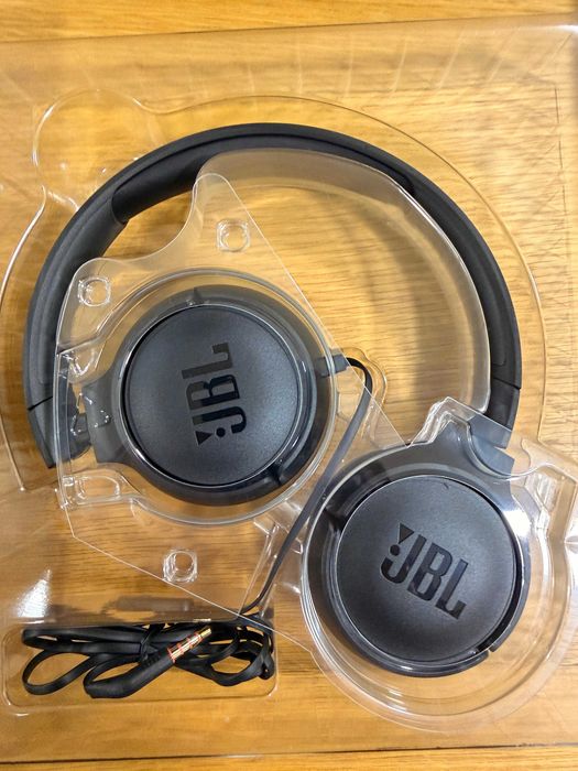 Auscultadores JBL Tune 500 - Preto