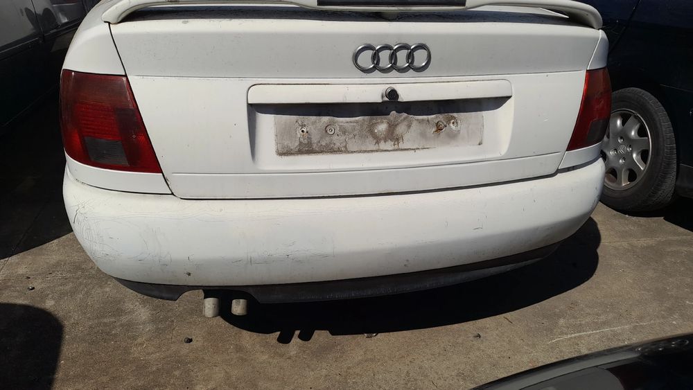 Pára-choques trás AUDI A4 (8D2, B5)