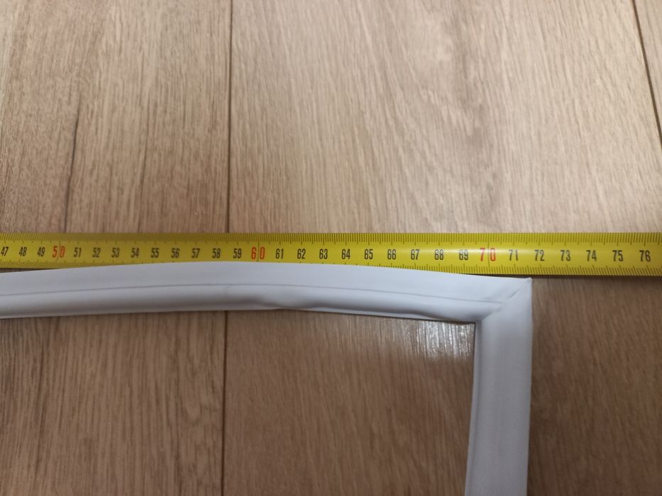 Ущільнювач  на морозильну камеру.