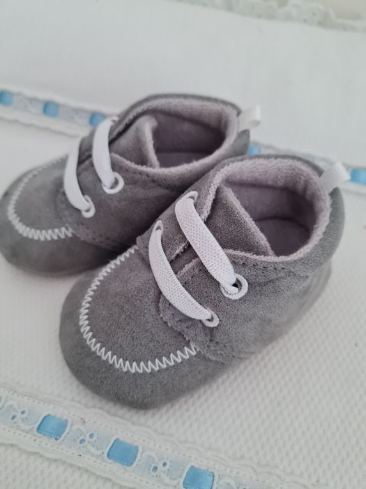 Sapatinhos camurça recém nascido