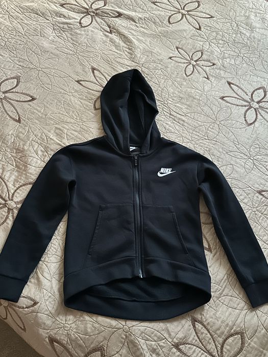 Кофта Nike.