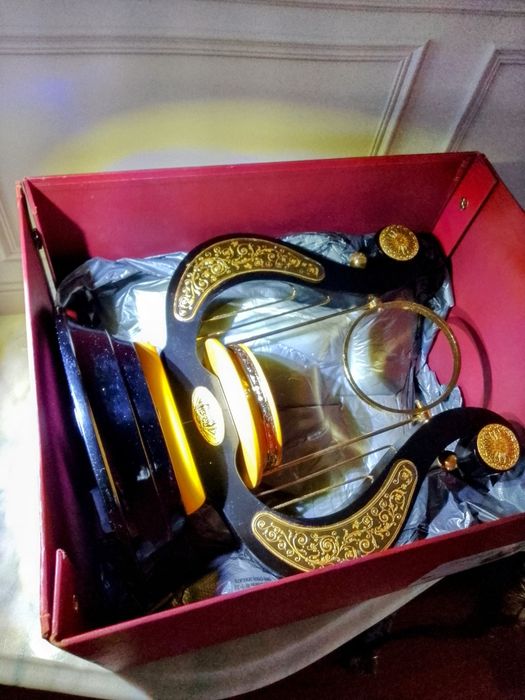 Подставка под бутылку, в виде арфы, деревянная.Испания CREDAN.