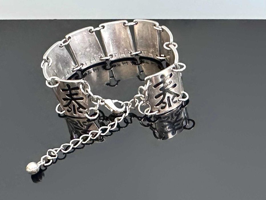 Подарунок - Браслет на зап’ясток у східному стилі.