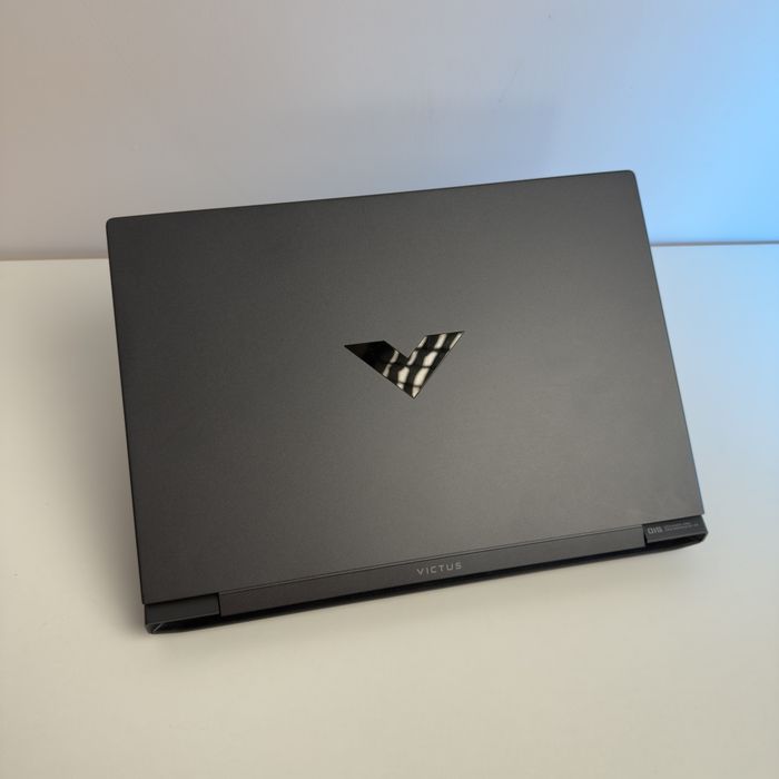 Victus 15.6' FHD 144hz RTX 5060, I7-13620H, 16GB/1TB