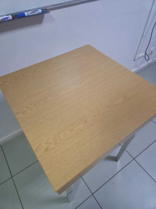 Mesa individual de madeira