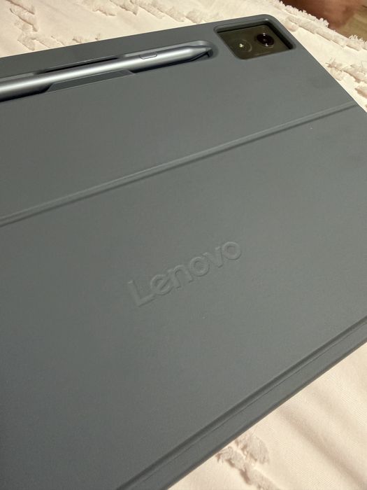 Tablet LENOVO (12’’ - 12GB -256GB) cinzento + pen + teclado
