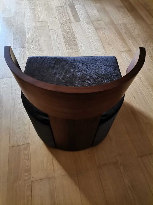 Cadeirão em madeira