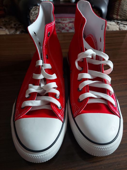 Trampki 43 nowe, czerwone