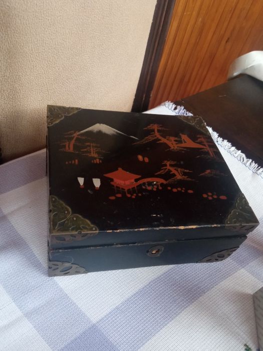 Vários Guarda - jóias e frasquinhos antigos (para desocupar)