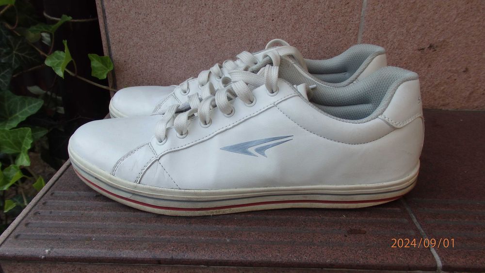 Buty sportowe firmy Sprandi rozmiar 44