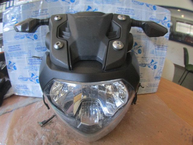 Ótica / farol direita SUZUKI GSF BANDIT