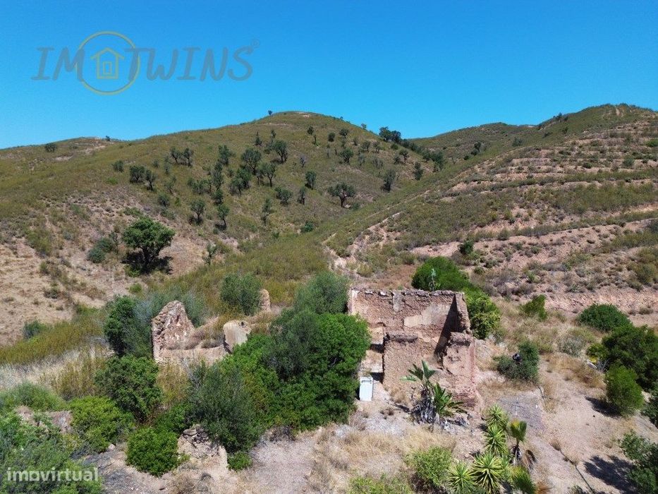 Terreno com Ruina - S. Bartolomeu de Messines