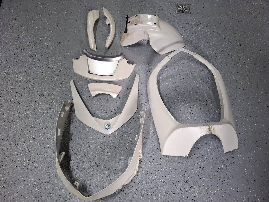 Piaggio x10 125 350 500 owiewka czacha błotnik pług boczek wypełnienie czasza