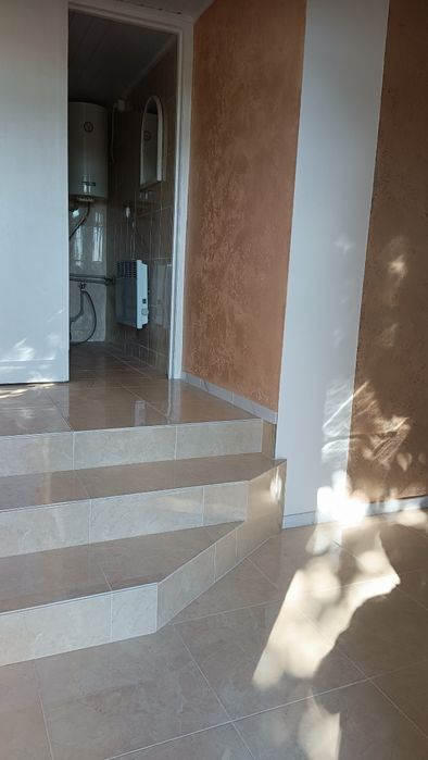 Продам будинок з  якісним  ремонтом .