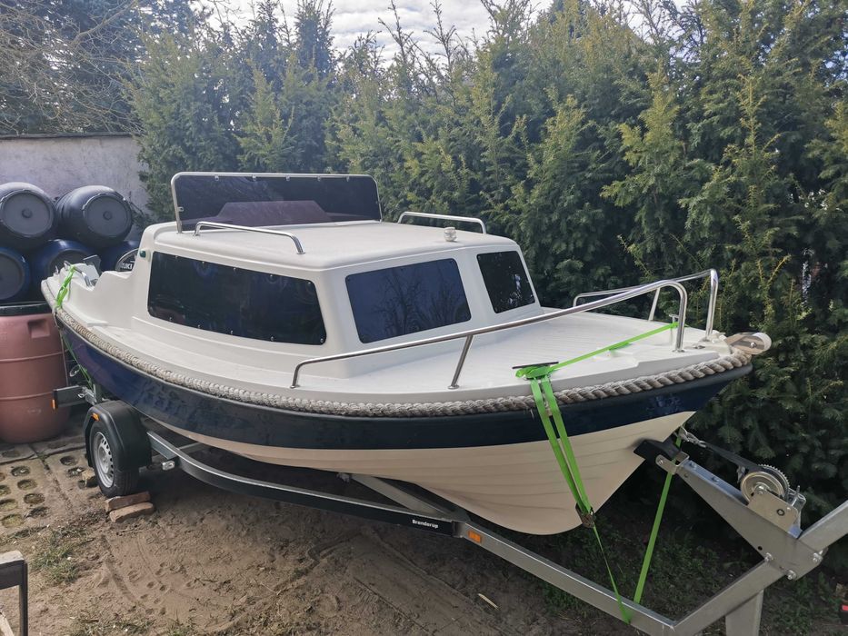 Łódź motorowa NOWA kabinowa z silnikiem Suzuki 20KM NOWY+ przyczepka