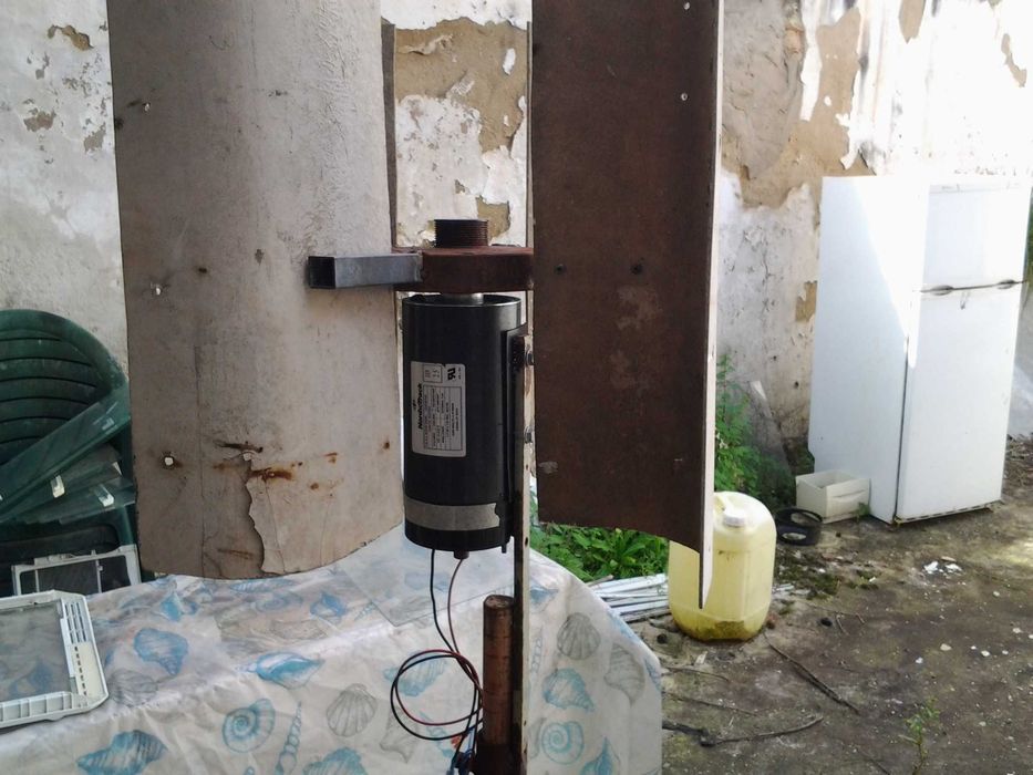 motor jerador de  corrente com vento nas pas