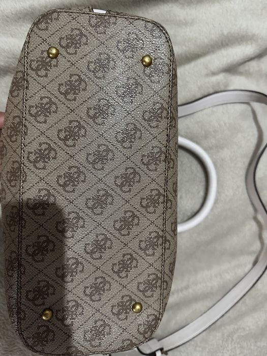 Vendo mala GUESS NOVA