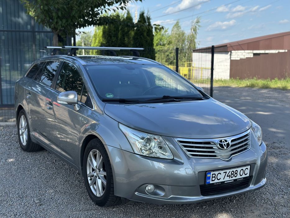 Продам Toyota Avensis 2011