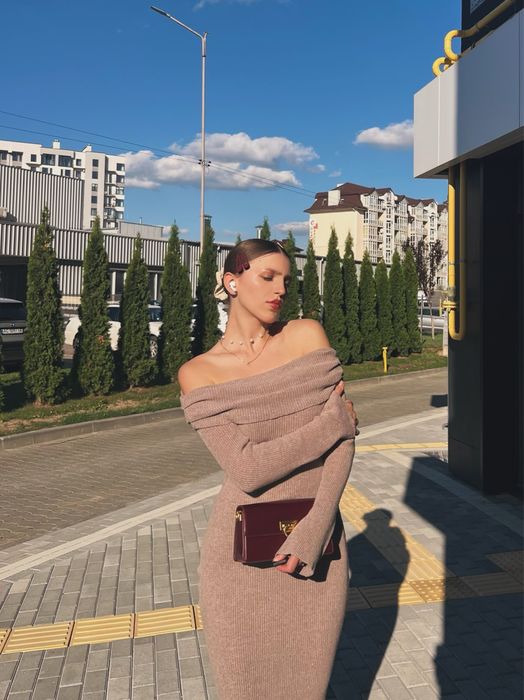 Трикотажна сукня максі PrettyLittleThing