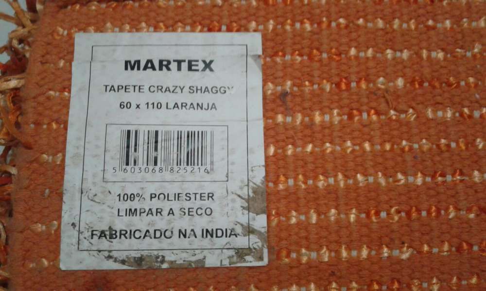 Tapete laranja praticamente novo