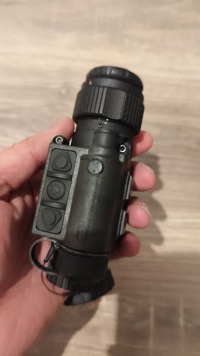 Два тепловизора, один рабочий второй под ремонт .