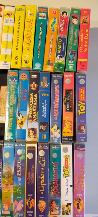 Cassetes de filmes diversos – Disney, Looney Tunes, Teletubbies, Conto