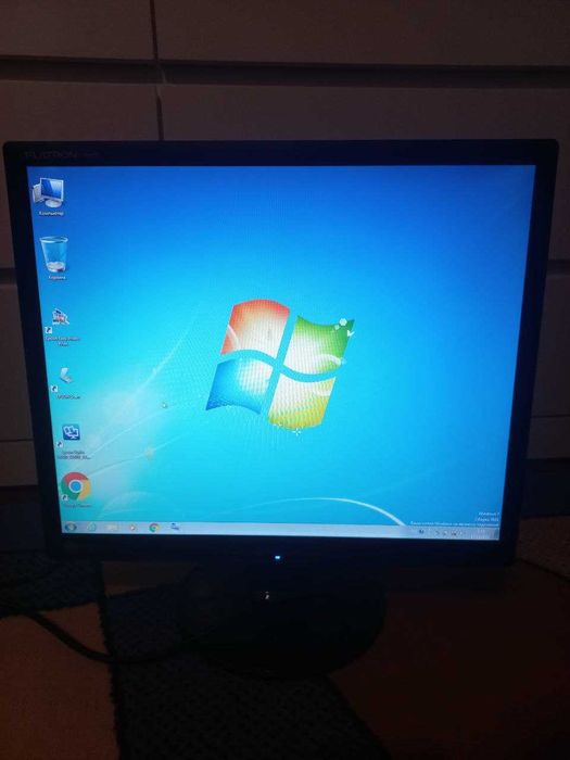 LG Монитор 19 дюймов